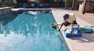 Jun 28, 2019 · pool size gallons with 4′ shallow & 7′ to 9′ deep end average 12′ x 24′ 9,500 to 11,000 gallons 14′ x 28′ 13,000 to 15,000 gallons 15′ x 30′ 13,900 to 15,200 gallons How Many Gallons Of Water In A Pool Answered