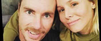 Dax shepard found himself in the dog house with wife kristen bell after she saw a van mural featured on his show, top gear america. on a recent episode of the show, shepard had fantasy artwork of. Kristen Bell Responds To Troll Says She And Dax Shepard Adore Each Other Fashionbehindthescene