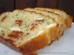 Cake Au Saumon Chevre Et Tomates Sechees Les Delices D Helene Cake Saumon Idee Recette Tomates Sechees