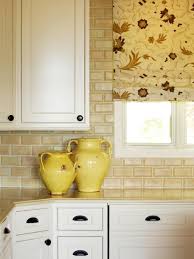 stylish yellow kitchen backsplash ideas