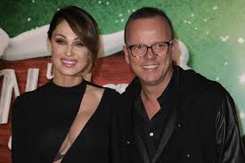 Anna tatangelo e gigi d alessio. Anna Tatangelo Beccata Ancora Con Gigi D Alessio Fuga Nella Notte