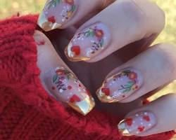 Immagine di unghie floreali per San Valentino
