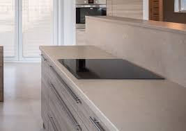 Le plan de travail est indispensable dans une cuisine! Plan De Travail De Couleur Beige Sur Mesure Pour Votre Cuisine Ou Salle De Bain