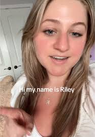 Riley Lynn (@therileylynn)