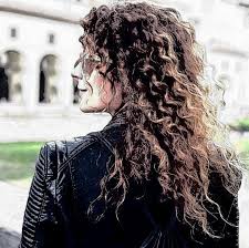 Spettinata dall'imprevedibilità della vita e dalla . Il Vento Tra I Capelli Home Facebook