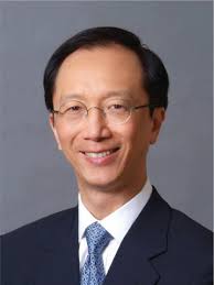到了2002年7月，唐英年正式加入香港政府的決策部門，出任 工商及科技局 （ 商務及經濟發展局 前身）局長，同時退出 自由黨 。 2003年8月5日，唐英年接替 梁錦松 出任 財政司司長 18 。 2005年5月25日，因 曾蔭權 辭去政務司司長的職務參選行政長官，行政長官及政務司司長的職位同時. å¥¹æ˜¯æ¢éŒ¦æ¾å‰å¦» é™ªå‰å¤«æˆåå¾Œé›¢å©š çœ‹ä»–å¨¶å°26æ­²ä¼æ˜Žéœžç²å¹¸ç¦ è³‡è¨Šå'–