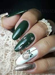 These Festive Nail Art Ideas Offer A Chic Alternative To Christmas Jumpers Christmas Gel Nails Festival Nails Xmas Nails