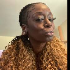 Chelle Chelle (@chellechelle08)