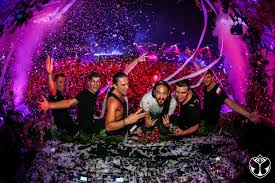 Www.smashdjmag.com/3alyt let these stories inspire you tribute to retro belgian house music by the dj duo dimitri vegas & like mike @ tomorrowland 2019 #dimitrivegas #likemike. Closing Tomorrowland W W Martin Garrix Dimitri Vegas Like Mike Steve Aoki Like Mike Tomorrowland Ultra Music Festival