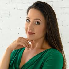 Charlotte Linder's Instagram, Twitter & Facebook