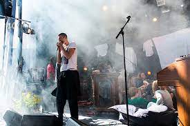 Viktor och gustaf norén gör ny musik tillsammans och ska på sommarturné med floda spelmän. Gustaf Noren Med Familj Athena Peace Love Borlange Rockfoto Nu