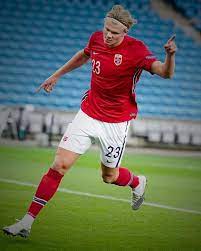 Everything Sports On Instagram First International Hat Trick For Erling Haaland Erlinghaaland Lendas Do Futebol Futebol Desenhos Do Coringa