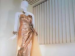 Find and save images from the bestidos de boda y 15 años collection by maricordero16 (maricordero16) on we heart it, your everyday app to get lost in what you love. Confeccionan En Taiwan Primer Vestido De Novia Cubierto De Oro De 24 Quilates Gaceta Mx