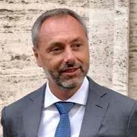 800+ perfiles de «Trivelli»