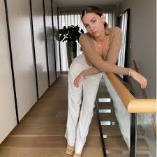 News Im Video Ann Kathrin Gotze Zeigt Ihren After Baby Body Gala De