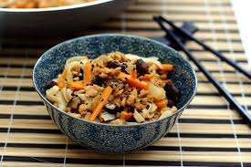 Wok De Nouilles Aux Proteines De Soja Shiitake Et Carotte Amandine Cooking Recette Vegetarienne Facile Recette Asiatique Proteine De Soja