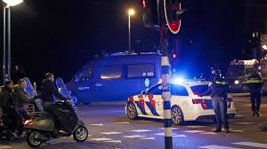In nijmegen blieb es in der nacht vom montag auf den dienstag jedenfalls ruhig. Niederlande Keine Neuen Krawalle Gegen Corona Ausgangssperre