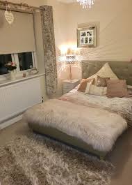 Choose a quilt cover with a pink and grey metallic sheen and top it with a quilted cushion and a velvet throw for a dramatic and inviting bedroom. Pin By Kam Kami On House Cozy Apartment Decor Bedroom Decor Apartment Decor