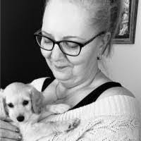 Karen Moulton's Instagram, Twitter & Facebook