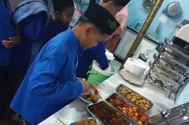 Warung makan pertama di temanggung. Ini Cerita Pemilik Rumah Makan Gratis Yang Dirampok Tentang Perjalanan Usahanya Halaman All Kompas Com