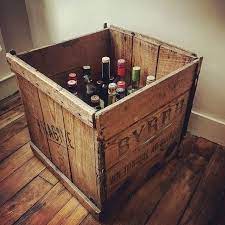 uoi de mieux pour ranger ses bouteilles d alcool qu une caisse authentique de transport de vermouth datant du milieux bouteille d alcool range bouteille alcool