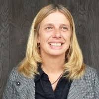 Lynn Clausen's Instagram, Twitter & Facebook