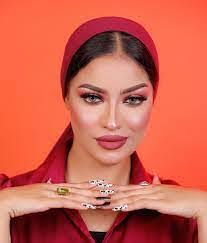 Dina Kenny's Instagram, Twitter & Facebook