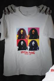 Mengisahkan tentang husin (datuk awie) yang pulang ke kampung setelah tidak lagi mencari rezeki di singapura. Adult T Shirt Hantu Kak Limah Shopperboard
