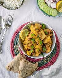 Pakistani Aloo Gobi Potato Cauliflower Curry Recipe Indian Food Recipes Aloo Gobi Gobi Curry