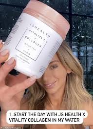 Maintains skin firmness and elasticity in females maintains skin hydration supports collagen formation and health supports energy production relieves . Nadia Bartel Taschen 50 000 Zu Fuss Weg Von Js Health Aktuelle Boulevard Nachrichten Und Fotogalerien Zu Stars Sternchen