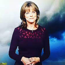 Louise lear (1967'de tracy louise barden olarak doğdu) bbc weather için sunucu olarak çalışan bir i̇ngiliz televizyon muhabiridir. Untitled