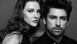 Последние твиты от alp navruz (@alpnavruz). Te Dashuruar Ne Serial Por Cfare Mendojne Per Njeri Tjetrin Dy Aktoret E Njohur