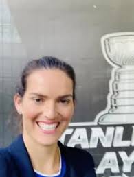 Caroline Cameron's Instagram, Twitter & Facebook