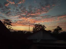 Desa klecak, itu nama desa yang ia tempati saat ini. Pagi Hari Di Sebuah Pedesaan Pemandangan Khayalan Foto Wisata Pemandangan Kota