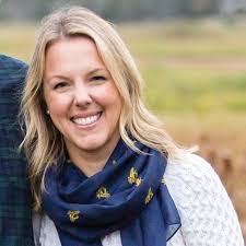 Kendra Wallin's Instagram, Twitter & Facebook