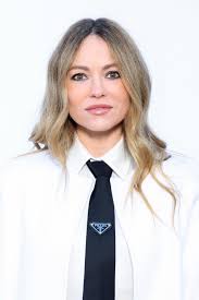 5 Things to Know About Nikita Kahn Amid Mauricio Umansky Romance