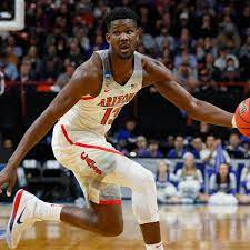 During his time at the university of arizona, deandre ayton is said to have weighed 260 pounds (117 kg), but since then he has been cut down to 250 pounds (113 kg). Deandre Ayton 2018 Nba Draft Scouting Report Highlights Sports Illustrated