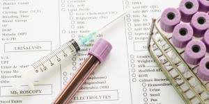La inflamación de los labios o de la garganta debe ser evaluada de inmediato, especialmente si comenzó con un medicamento nuevo. Urea Baja Causas