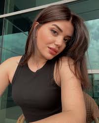 De alguna manera siento que soy demasiado mayor para los hilos 🙈. ¿Hay  personas mayores de 50 años representadas aquí? 💚 Hola 🙃😃