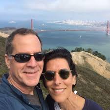 Can we eat at the 1 Hotel pool restaurants in Hanalei Bay without staying  there?