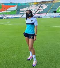Con este resultado, el atlético de san luis sumó su segunda victoria del guardianes 2021 y llegó a 8 unidades; Ella Es La Guapa Portera Del Atletico San Luis Futbol Sapiens