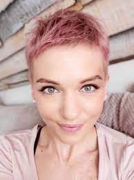 See Here The Fashionable And Feminine Very Short Pixie Haircuts For Women In 2018 These Are Very Easy An Very Short Hair Short Pixie Haircuts Super Short Hair