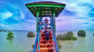Wisata bukit cinta melihat keindahan waduk bayut. Pantai Talang Siring Pamekasan Wisata Madura Yang Hits 2020