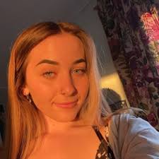 Ella Compton (@Ellcomp03)