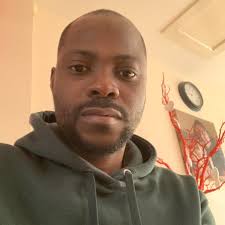 𝐊𝐞𝐧𝐧𝐞𝐭𝐡 𝐎𝐤𝐨𝐧𝐤𝐰𝐨 𝐩𝐫𝐞𝐝𝐢𝐜𝐭𝐬 𝐀𝐃𝐂 𝐯𝐢𝐜𝐭𝐨𝐫𝐲 𝐢𝐧  𝟐𝟎𝟐𝟕 Nollywood veteran and politician, Kenneth Okonkwo, has declared  that the African Democratic Congress will win the 2027 elections and take  over from the President Bola