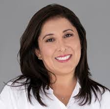 Karina Loyo's Instagram, Twitter & Facebook