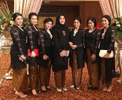 100 Model Gamis Batik Kombinasi Brokat Terbaru 2019 Modern Dan Kekinian Wikipie Co Id Kebaya Muslim Gaun Batik Batik