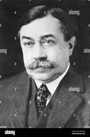 Raymond paul hi-res stock photography and images