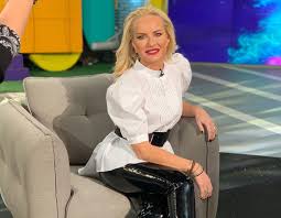 / στη μαρία αρέσει η μουσική. Maria Mpekatwroy Agnwristh Me Neo Look H Paroysiastria In Gr