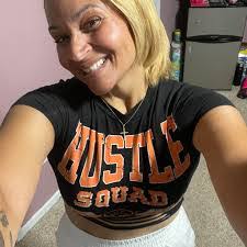 Pamela Damon's Instagram, Twitter & Facebook